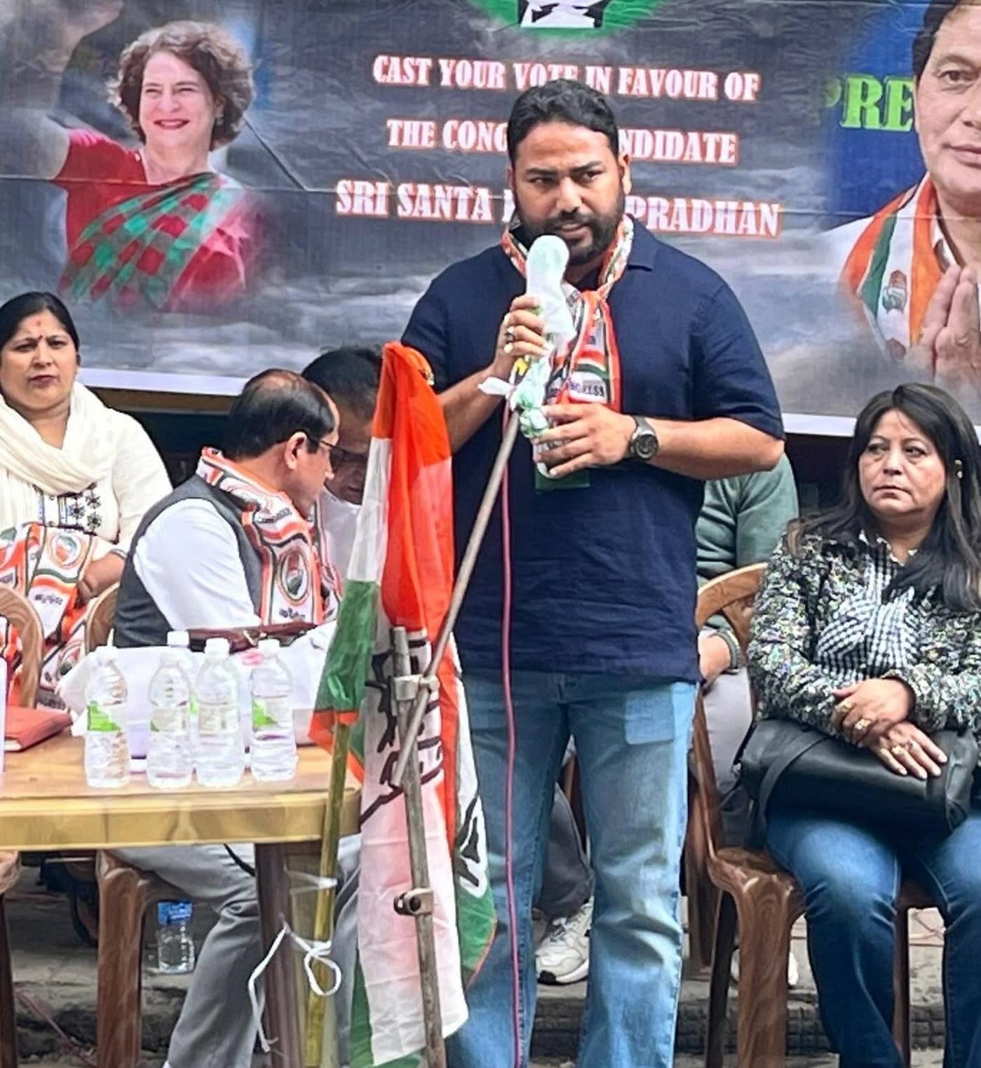 कालिम्पोंग के C.K. चौक में कांग्रेस प्रत्याशी श्री सांता कुमार प्रधान जी के समर्थन में जनसभा में शामिल हुआ। post thumbnail image